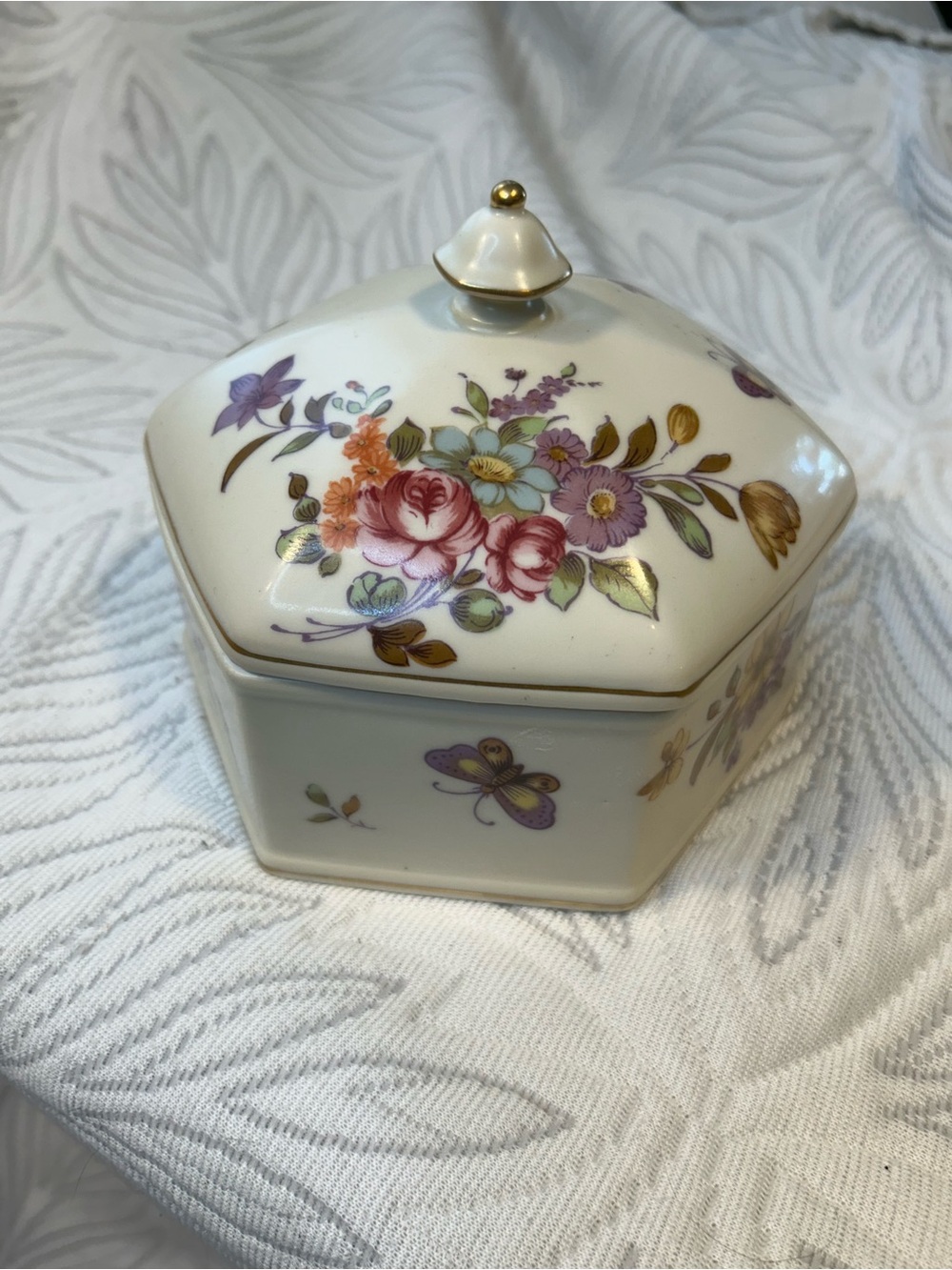 ✨ Lefton Powder Box ✨ - Picture 2 of 10